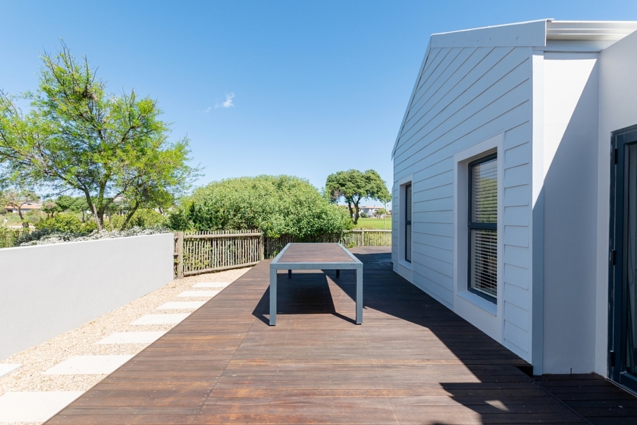 To Let 4 Bedroom Property for Rent in Langebaan Country Estate Western Cape